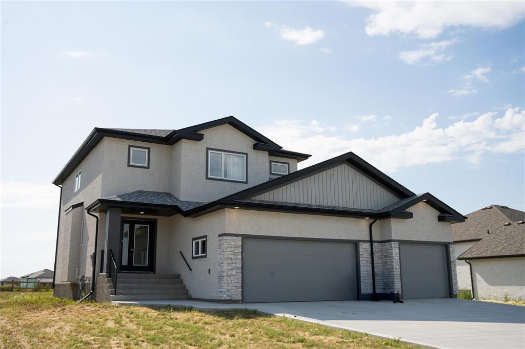 Property Photo: 136 Blackbird Way MB R5A 1H6