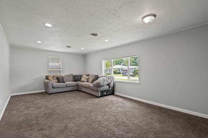 Property Photo: 442 S Jenkins St MO 65240