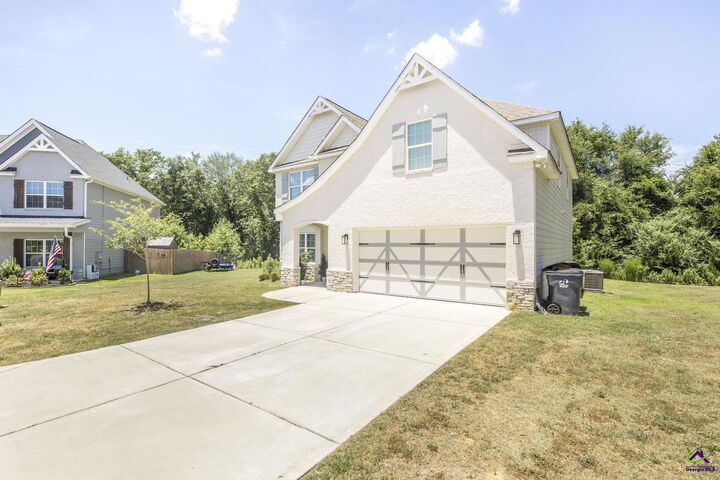 Property Photo: 316 Shoshone Circle GA 31047