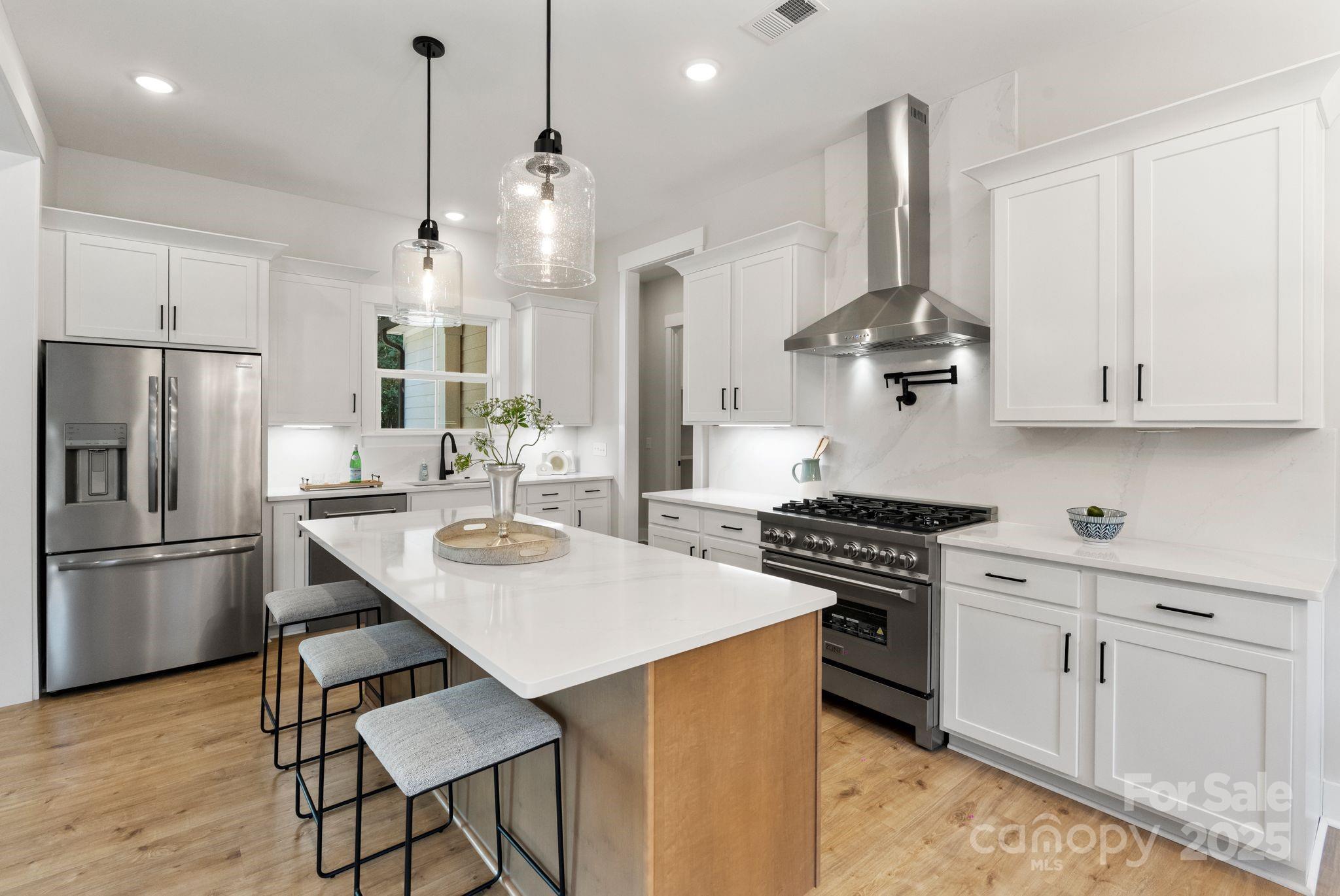 Property Photo: 1025 Baylor Grove Road 8 NC 28112