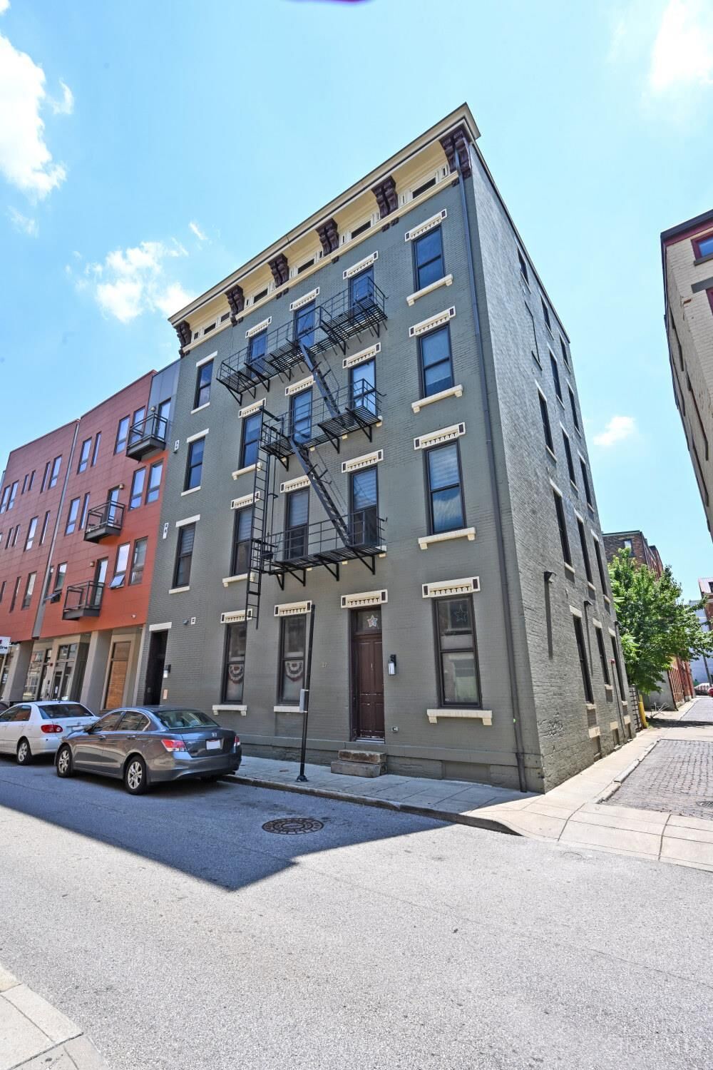 Property Photo:  27 Mercer Street  OH 45202 