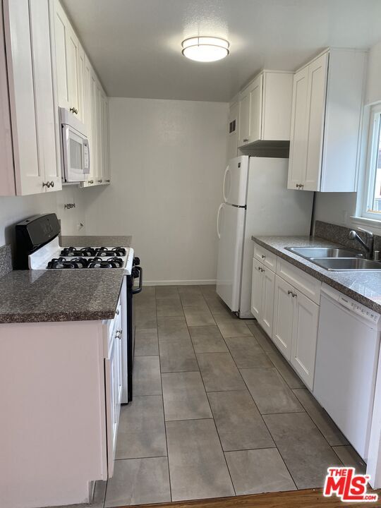 Property Photo: 4252 Woodlawn Ave CA 90011