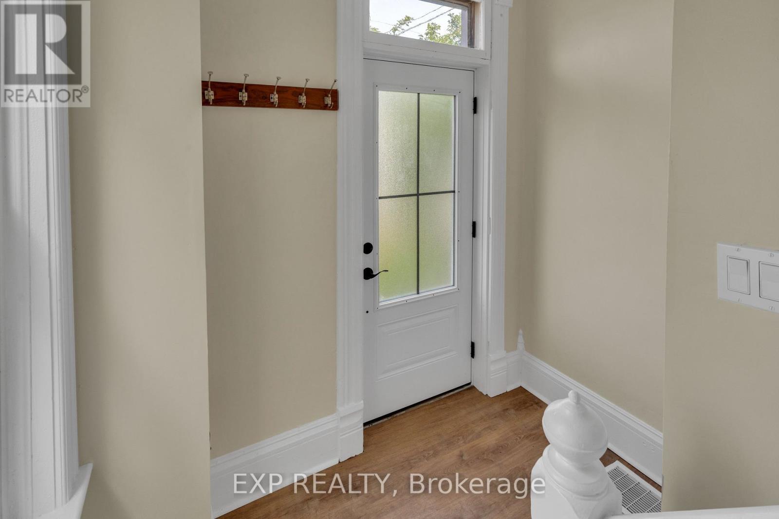 Photo de la propriété: 16 Clothier Street West ON L3Z 3E6
