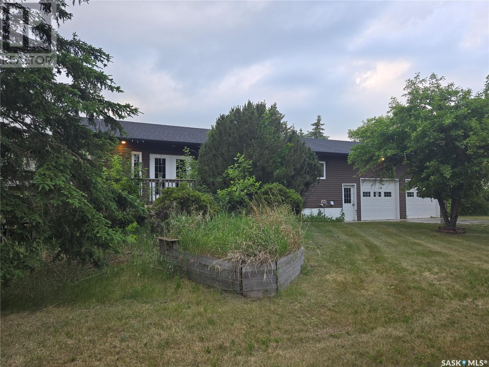 Property Photo: 610 Alma Avenue SK S0C 0X0