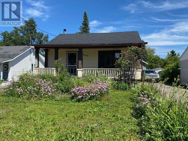 Property Photo:  209 Katherine Street  ON P0J 1P0 