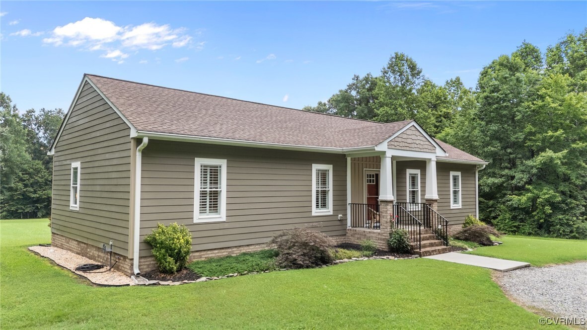 Property Photo: 427 Valley View Drive VA 23009