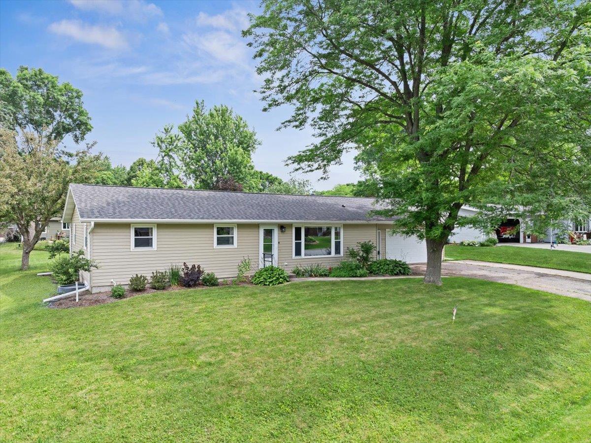 1111 West Blodgett Street  Marshfield WI 54449 photo