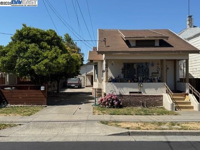 Property Photo: 3208 Washington St CA 94501