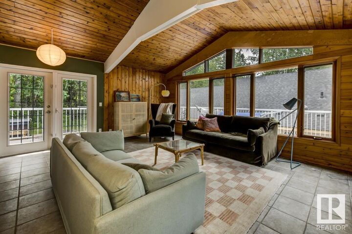 Property Photo: 6 Hazel Avenue AB T0E 0L0