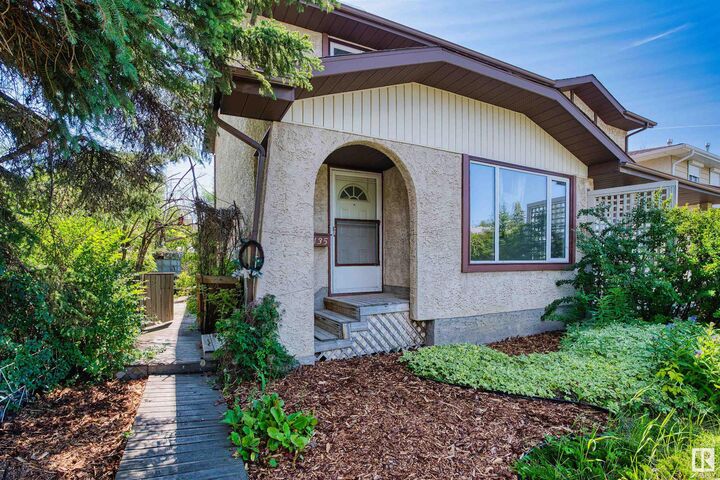 11135 26 Avenue NW  Edmonton AB T6J 5M7 photo