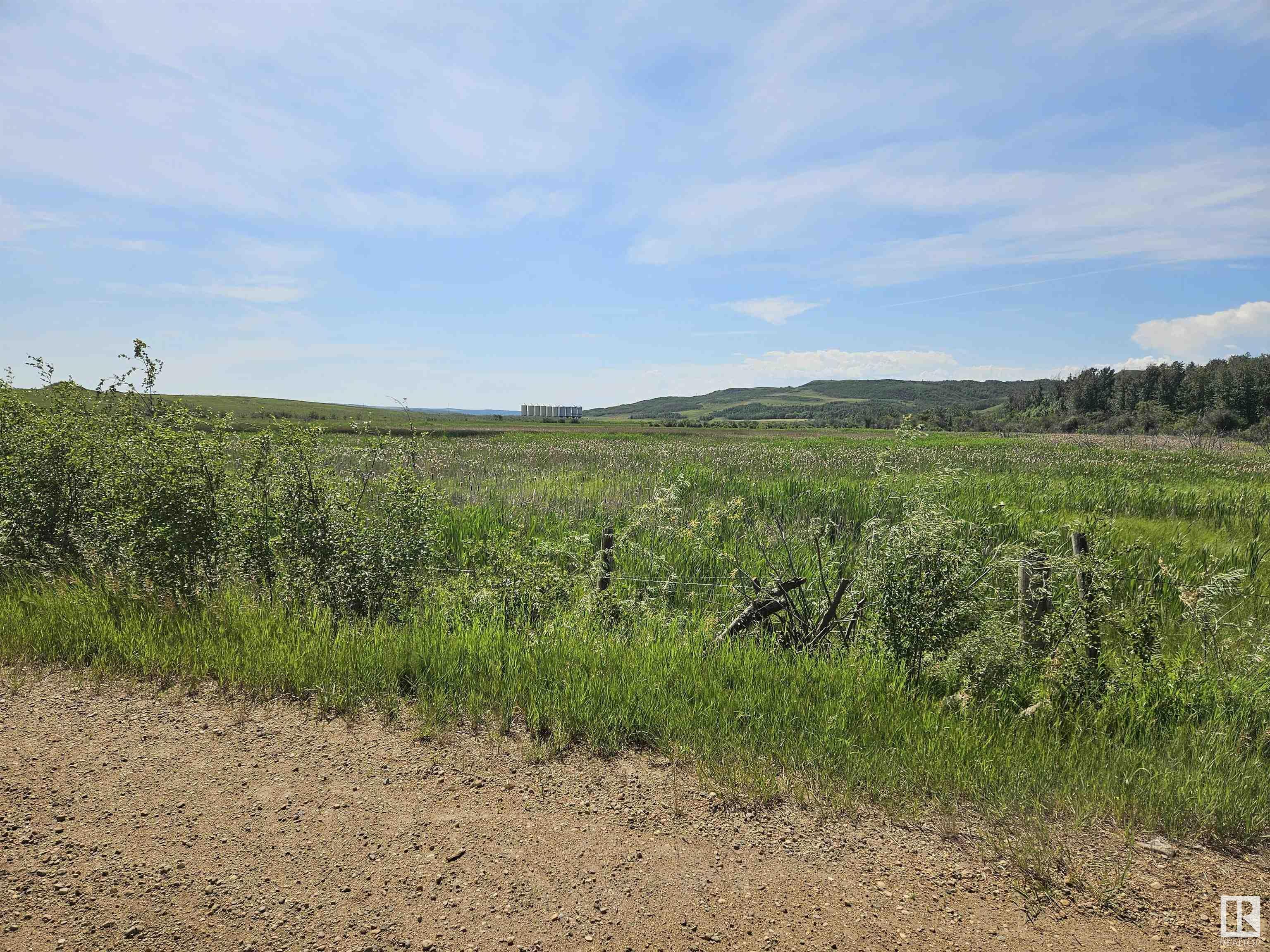 Property Photo:  NE-35-41-10-W4  AB T0B 1V0 