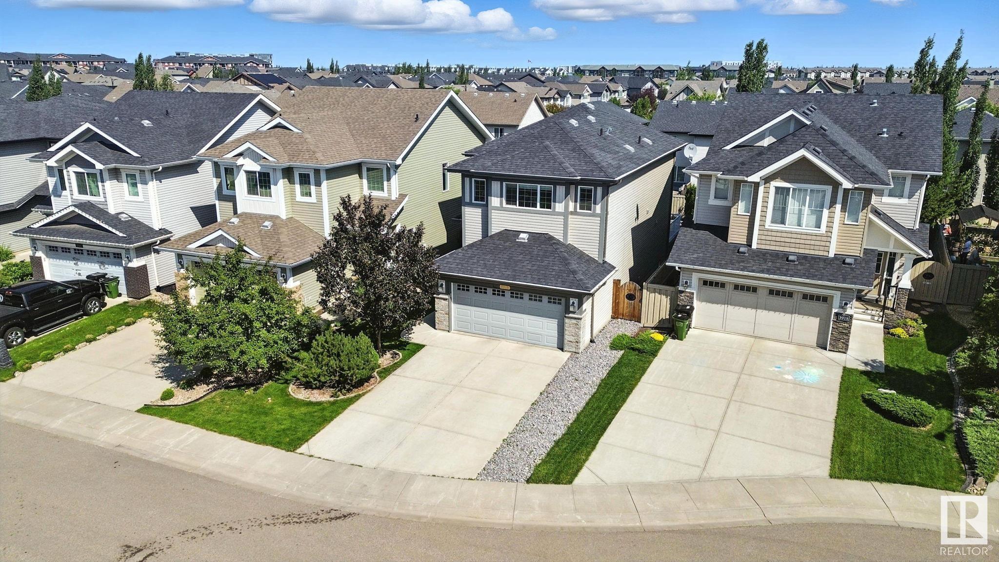 Photo de la propriété: 3916 Agar Court SW AB T6W 2G3
