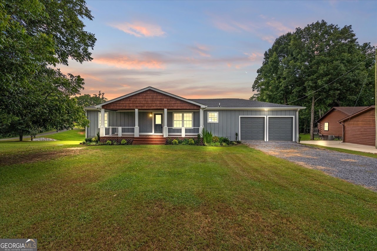 Property Photo: 605 County Road 462 AL 35960