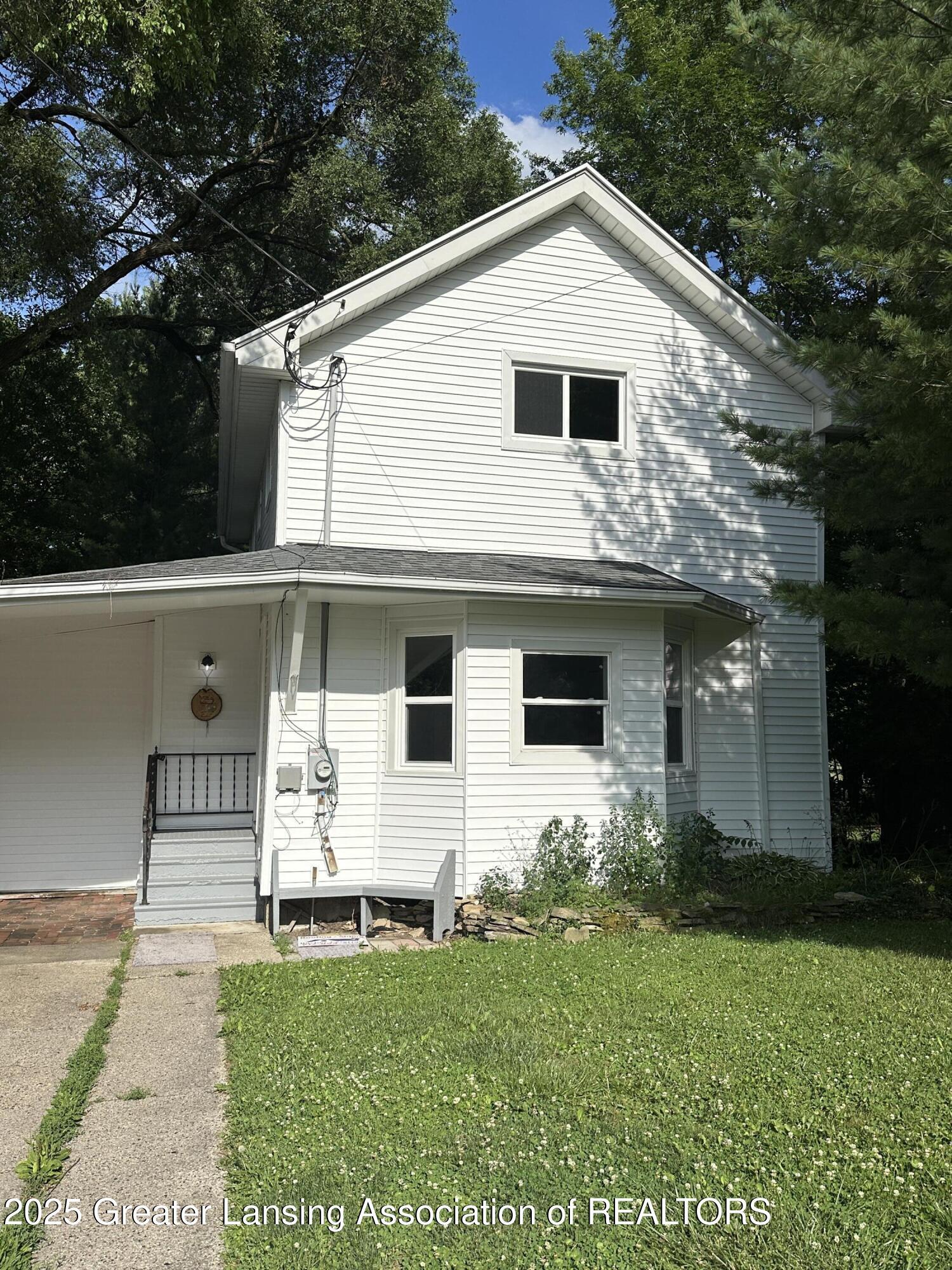 Property Photo: 1922 Vermont Avenue MI 48906