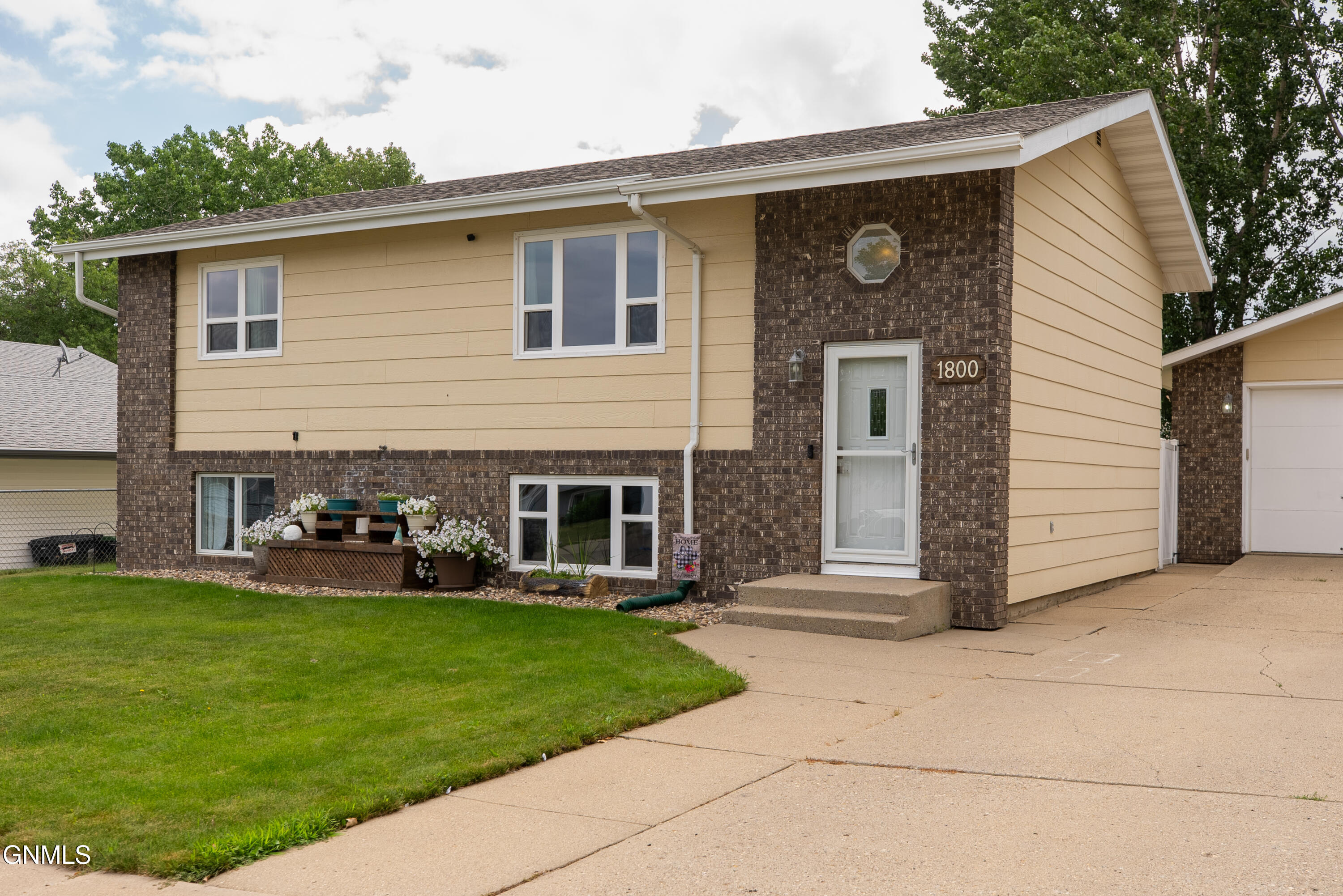 Property Photo: 1800 9th Avenue SE ND 58554