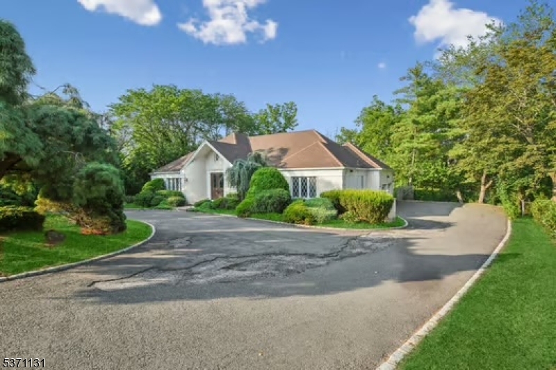 Property Photo: 14 Post Ln NJ 07039