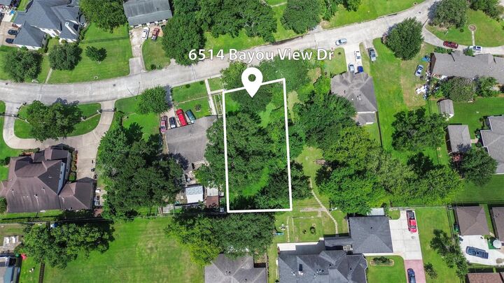 Property Photo: 6514 Bayou View Drive TX 77091