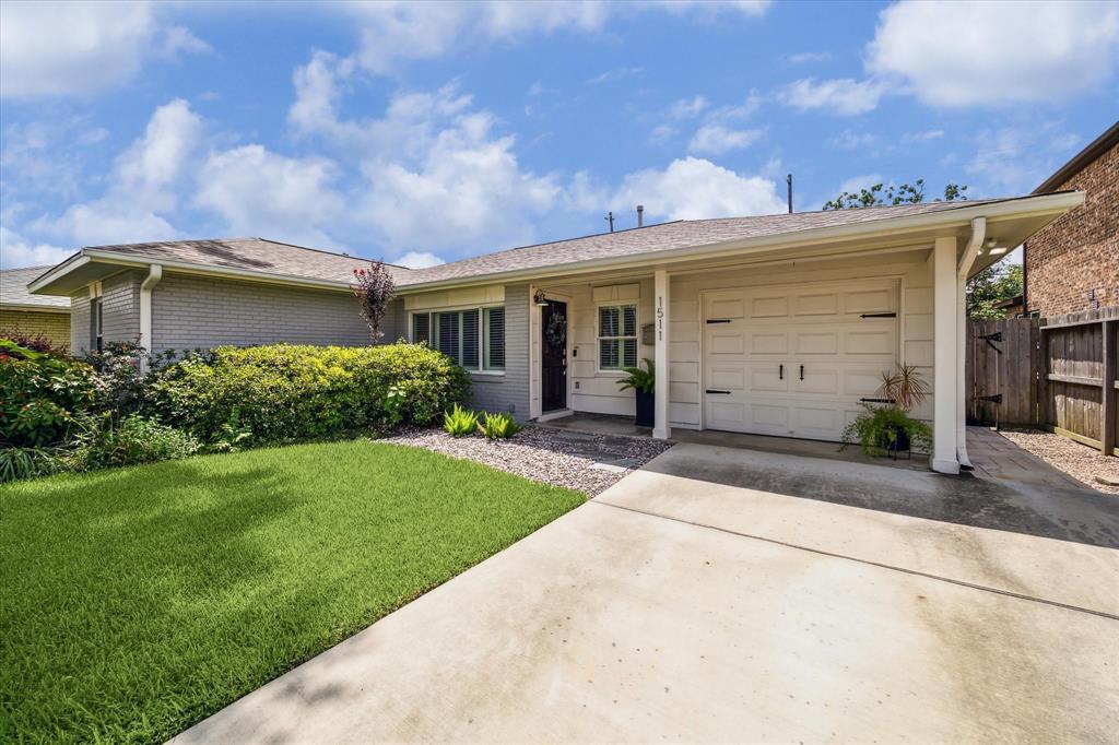 Property Photo: 1511 Thornton Road TX 77018