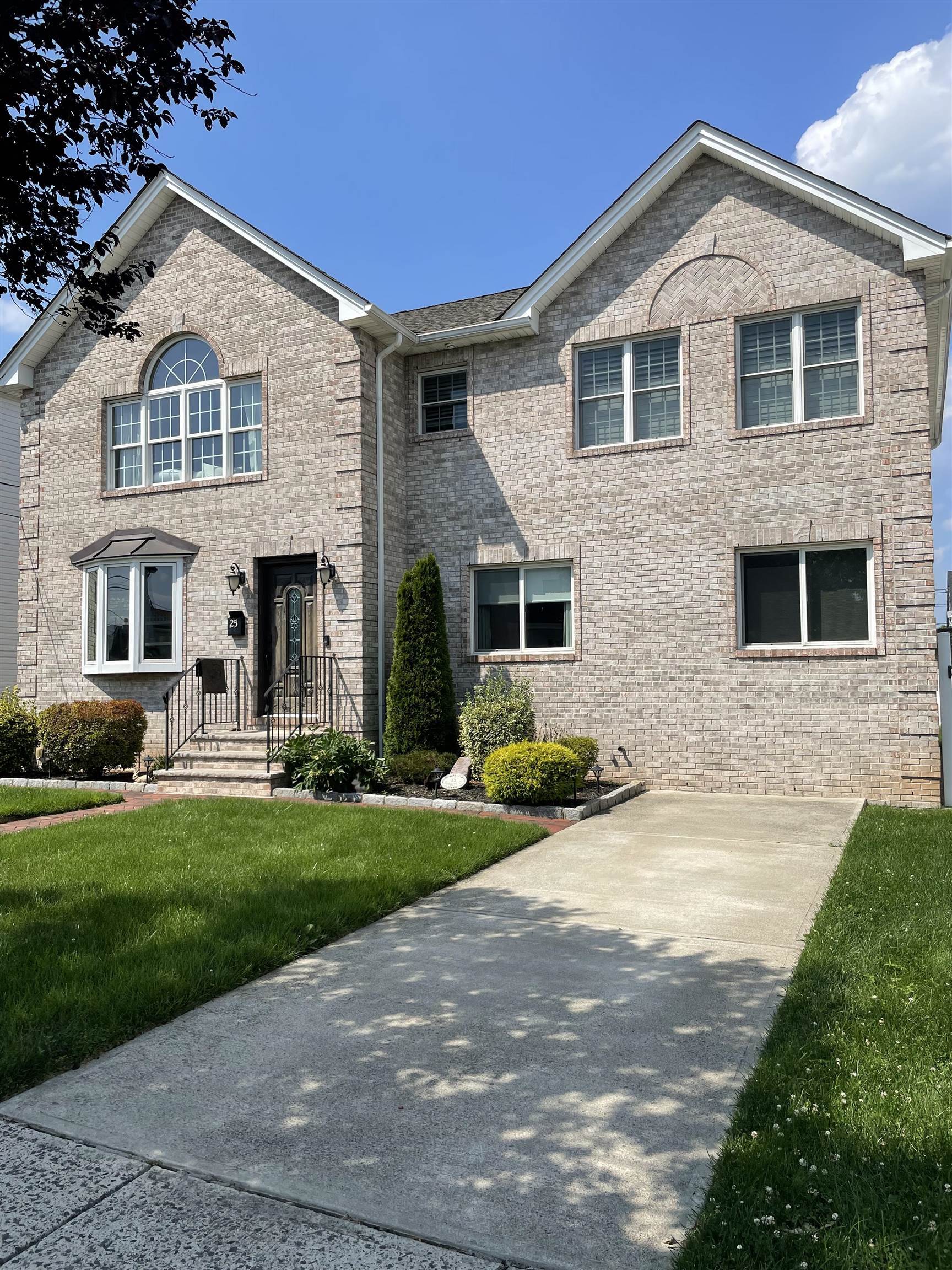 Property Photo: 25 Elizabeth Ct NJ 07094