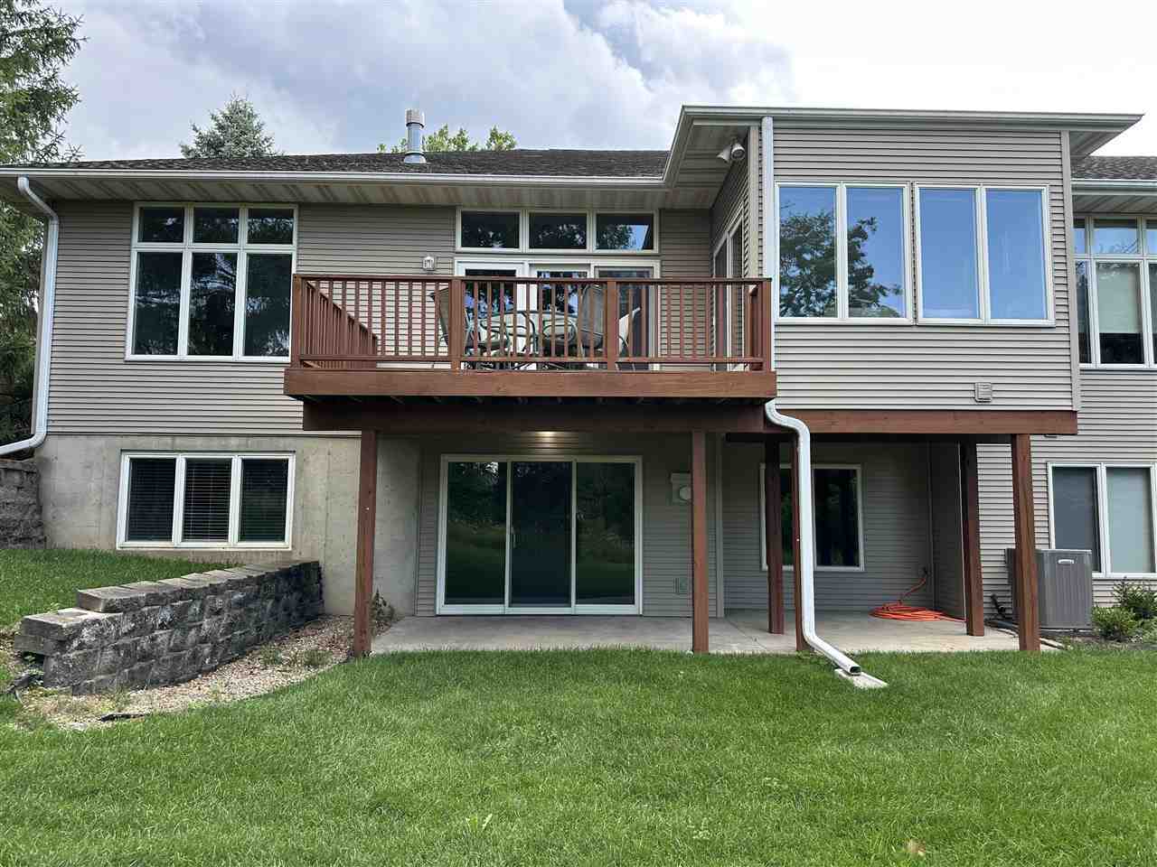Property Photo: 502 Larch Ln IA 52245