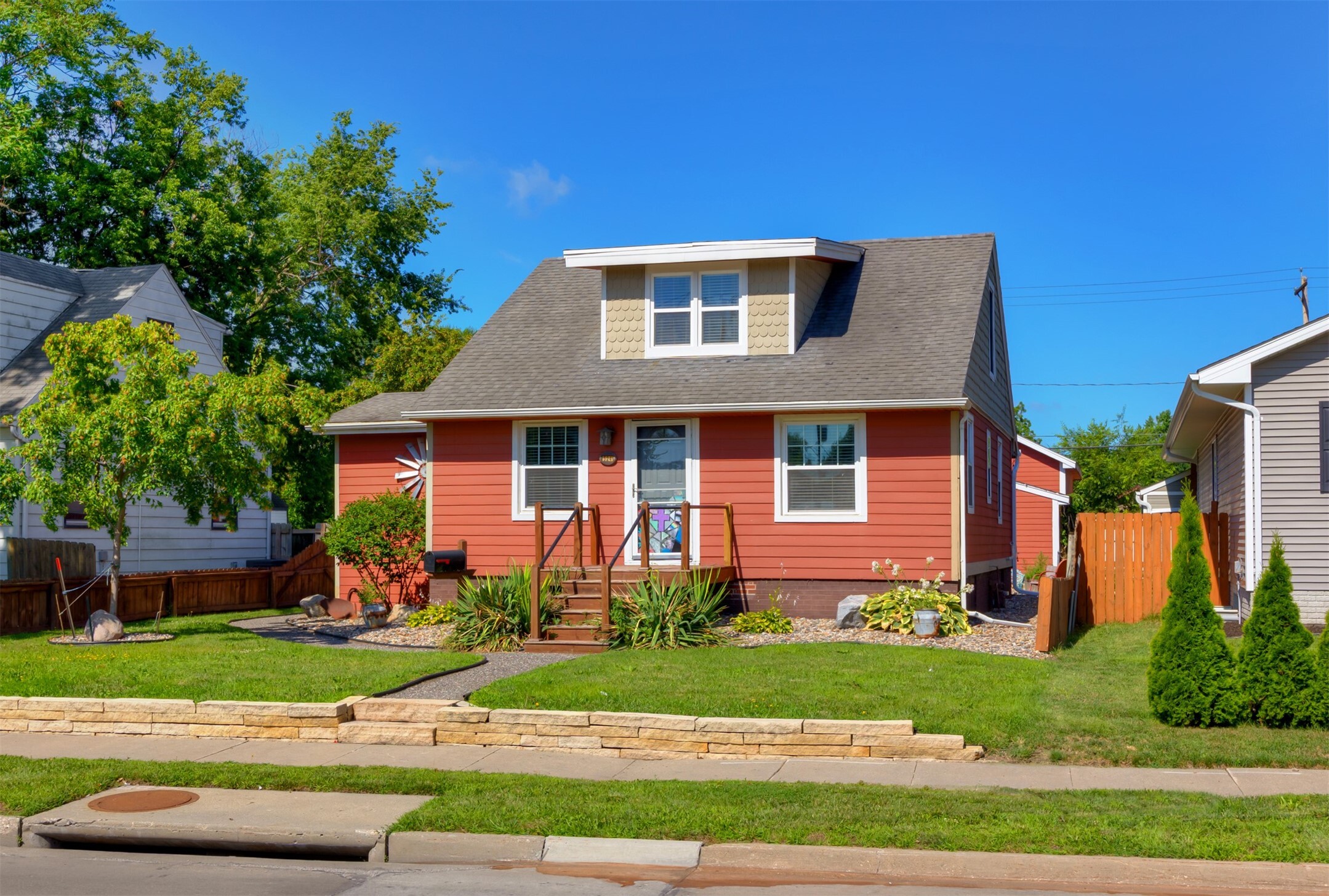 Property Photo:  524 1st Street  IA 50265 