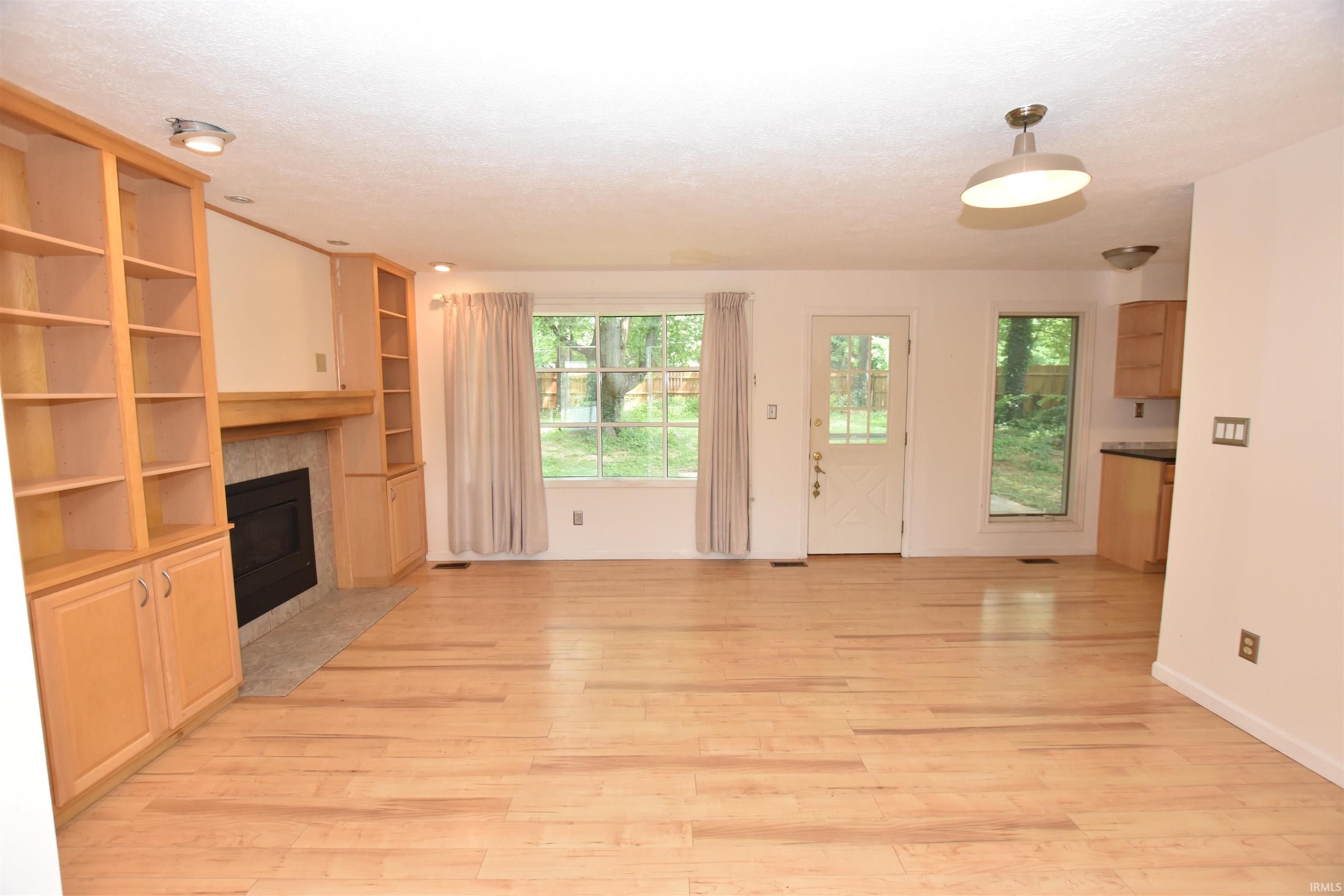 Property Photo: 1423 E Bradshire Street IN 47401