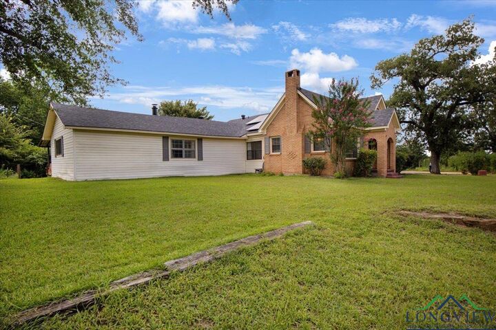 Property Photo:  200 Lowrie  TX 75652 