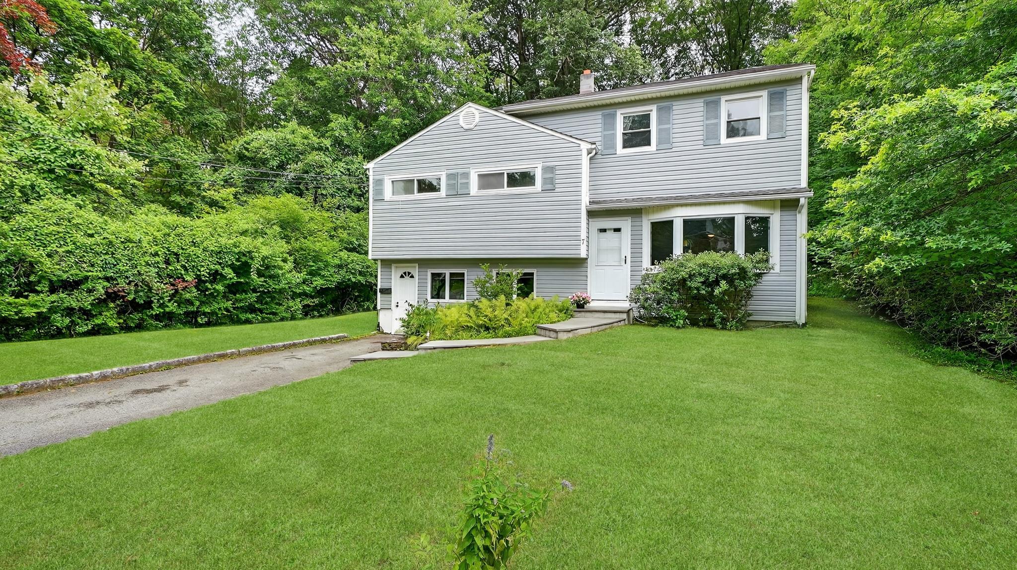 7 Kings Lane  Montrose NY 10548 photo