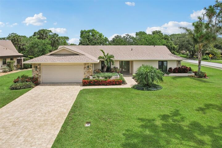 Property Photo: 5283 Everwood Run FL 34235