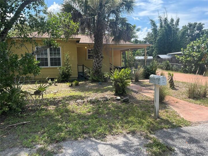Property Photo: 1250 Kenard Street FL 32168