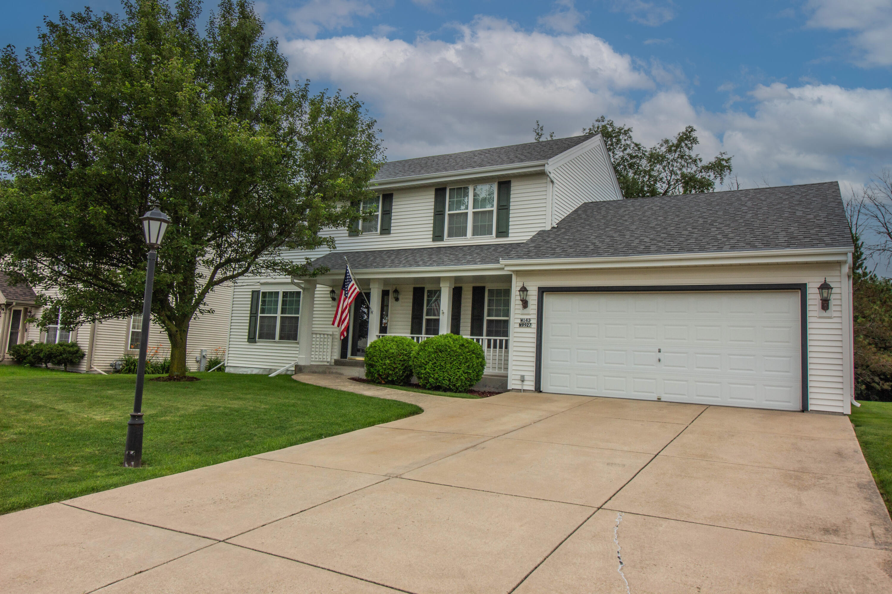W143n9927 Ridgewood Ln  Germantown WI 53022 photo