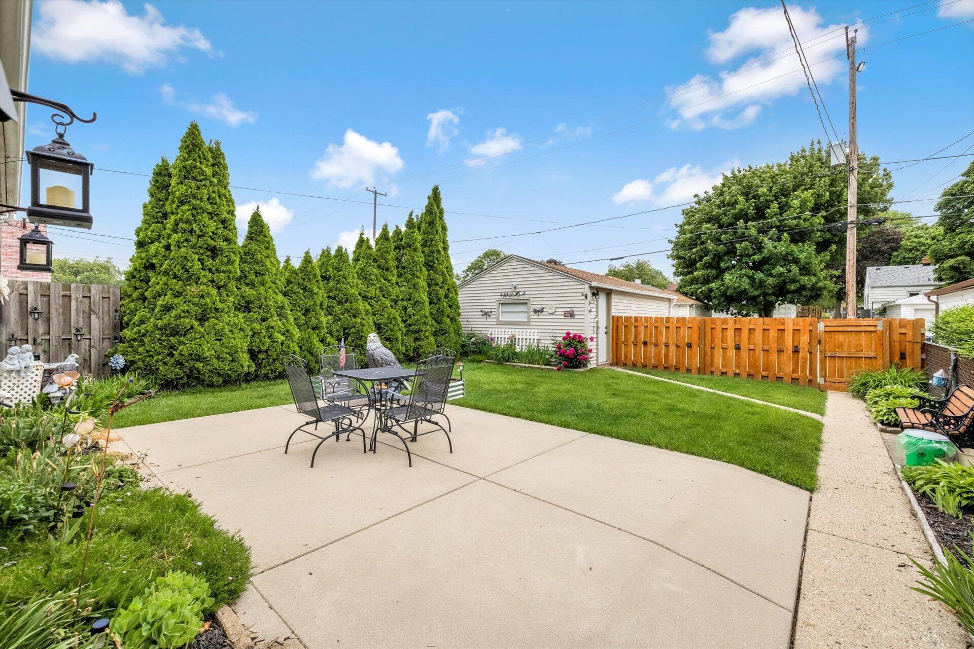 Property Photo:  3366 S 26th St  WI 53215 