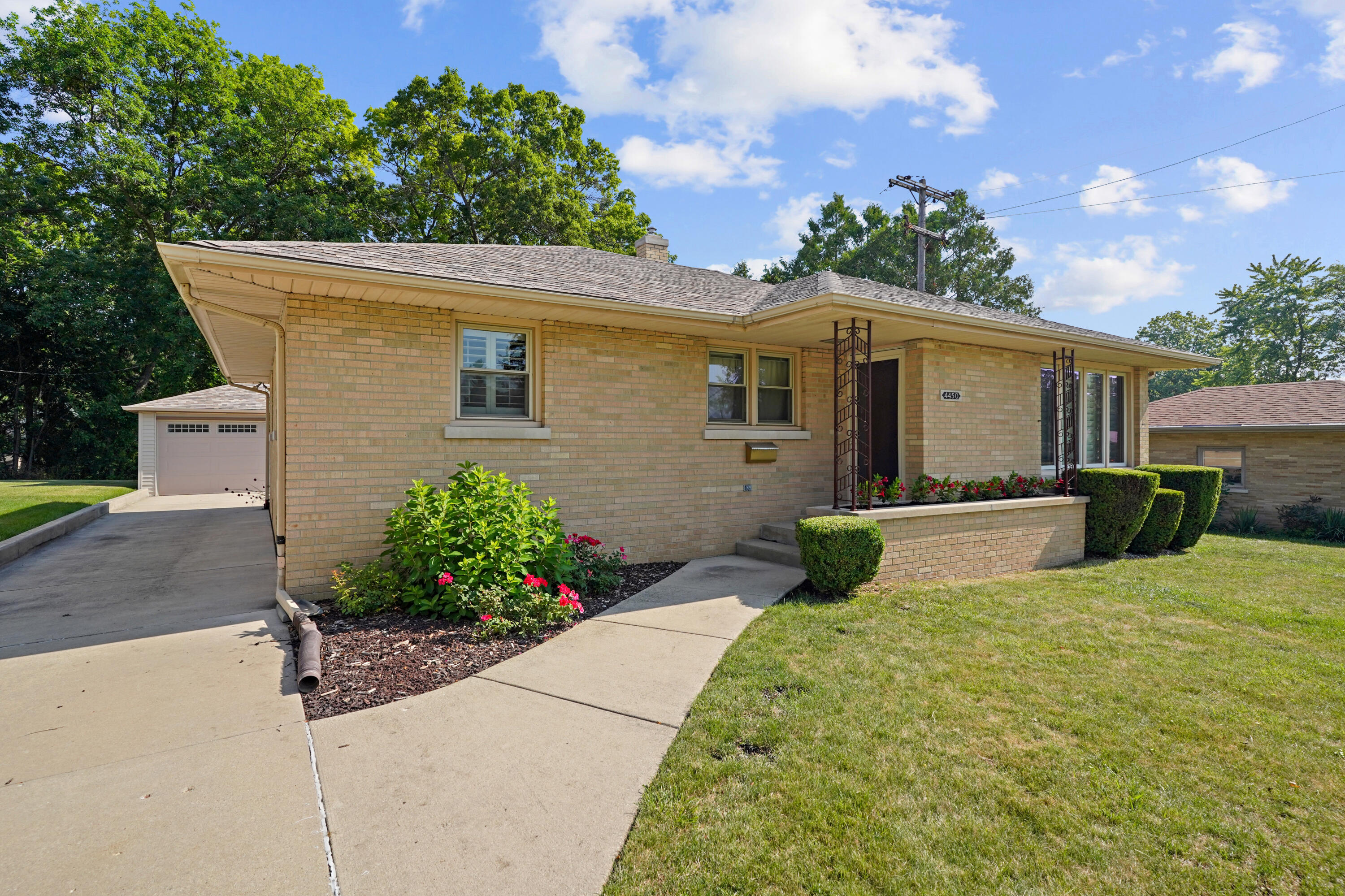 Property Photo: 4450 67th St WI 53142