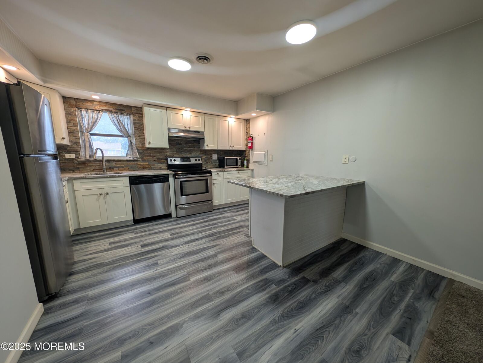 Property Photo:  44J Cambridge Court 2010  NJ 08701 