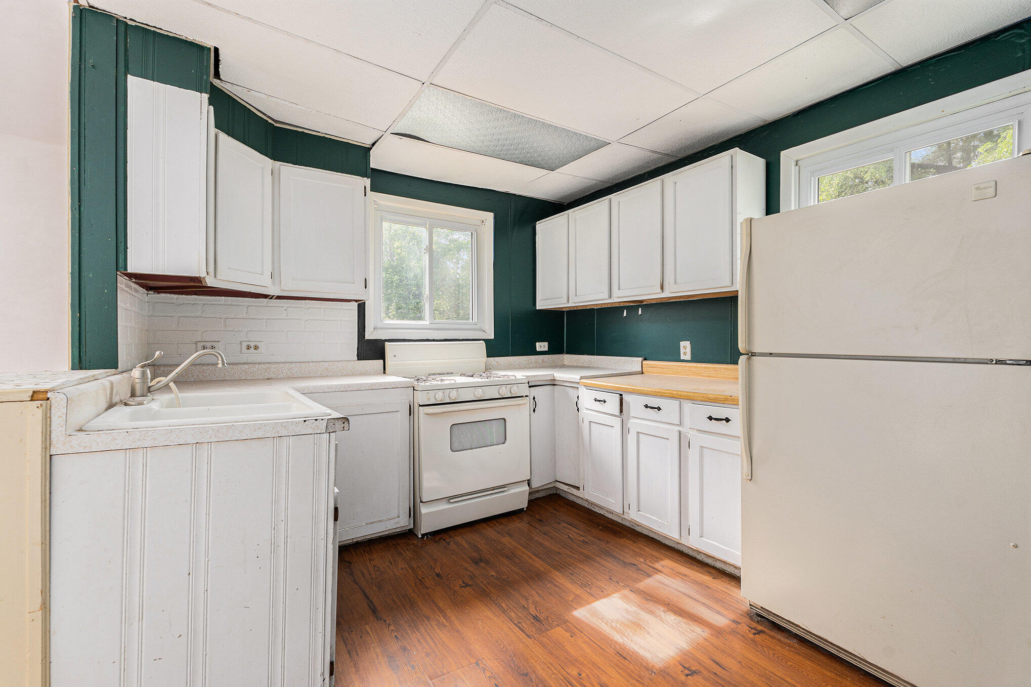 Property Photo: 808 Riverside Street MI 48809