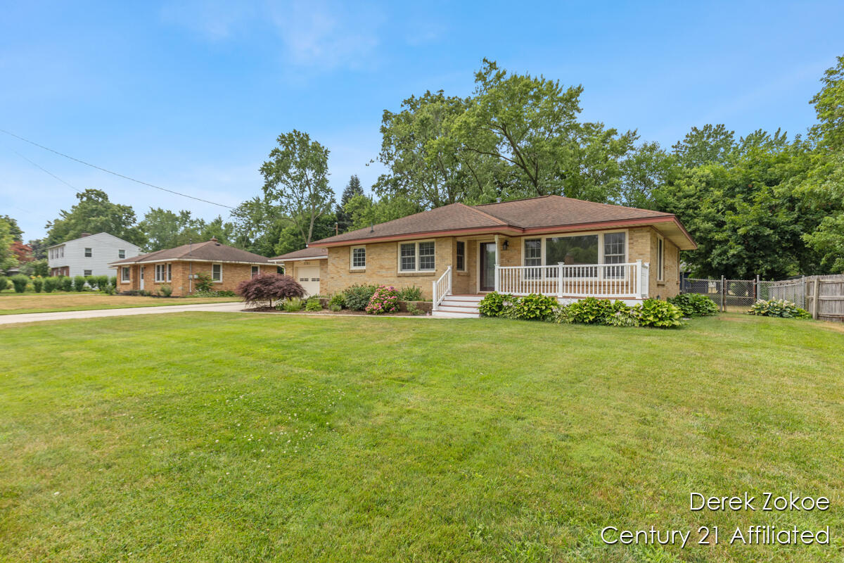 Property Photo: 7781 Hickory Avenue MI 49428