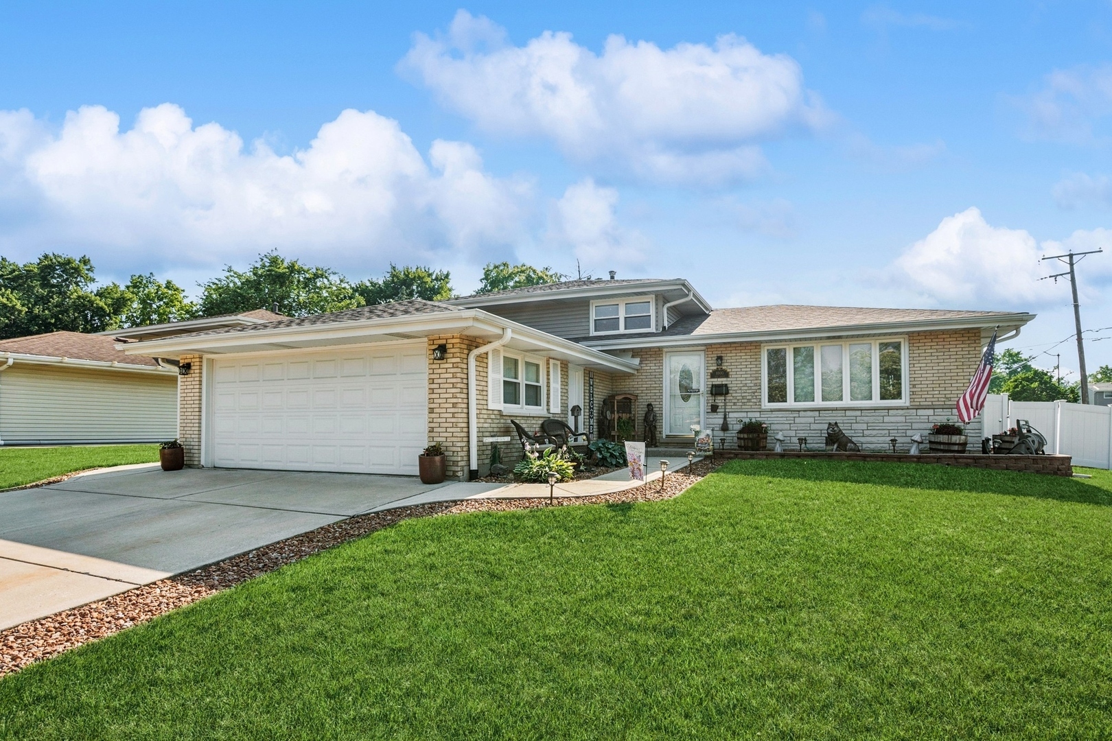 Property Photo: 8900 S 85th Avenue IL 60457