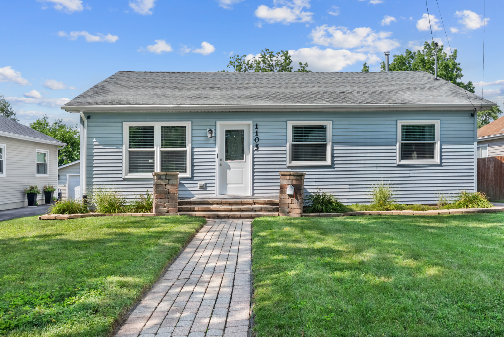 Property Photo: 1105 W New York Street IL 60506