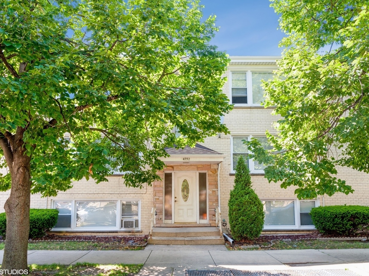 Property Photo:  4752 N Menard Avenue 3S  IL 60630 