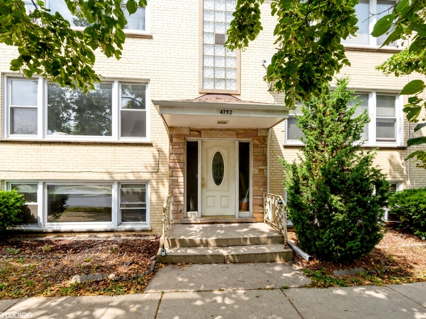 Property Photo: 4752 N Menard Avenue 3S IL 60630