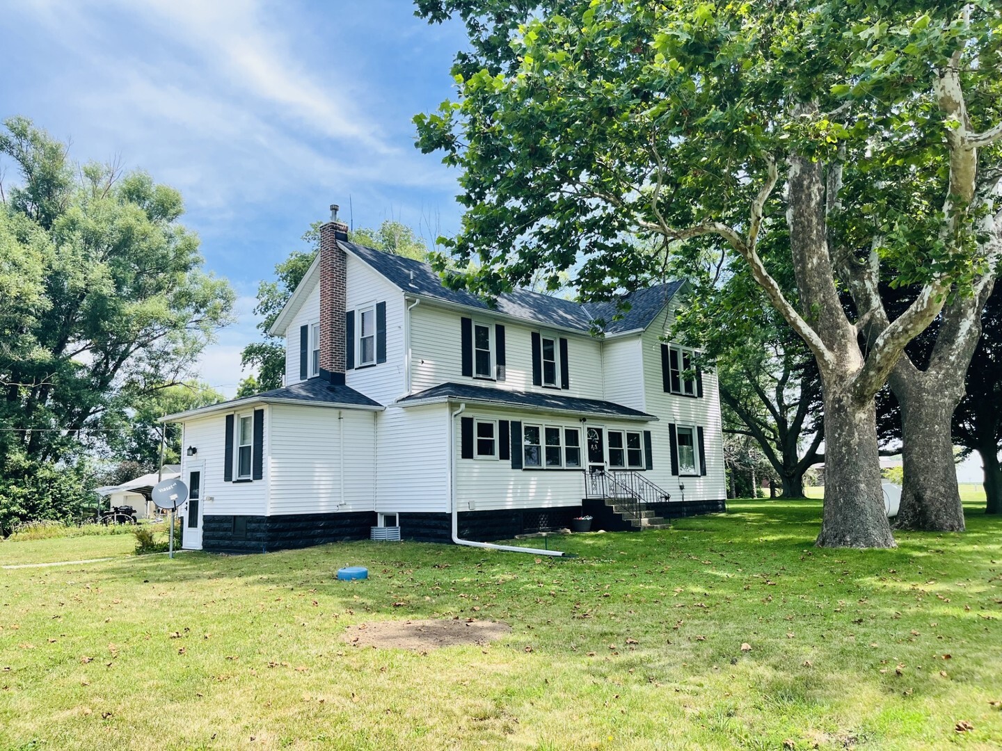 Property Photo: 24949 3200 E Street IL 61330