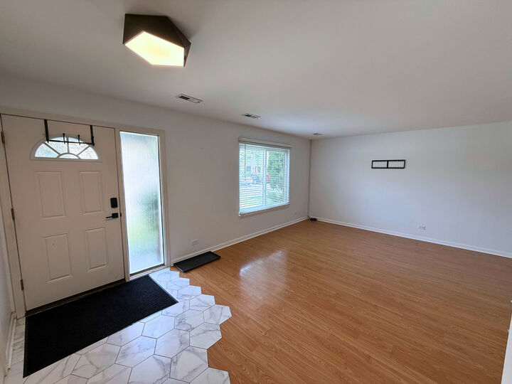 Property Photo:  540 W Lodge Trail E  IL 60090 