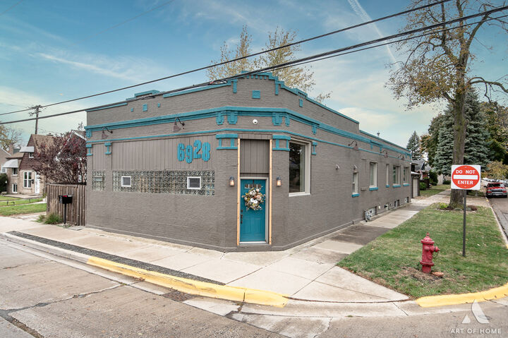 Property Photo: 6928 Pershing Road IL 60402
