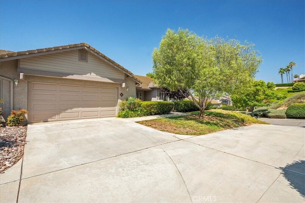 Property Photo: 81 Via Larga Vista CA 92003