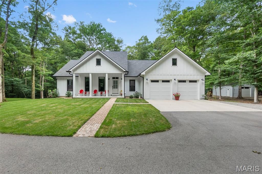 Property Photo: 3124 County Road 214 MO 63701