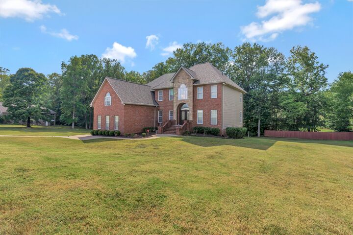 Property Photo:  1033 Valleydale Ave  TN 37049