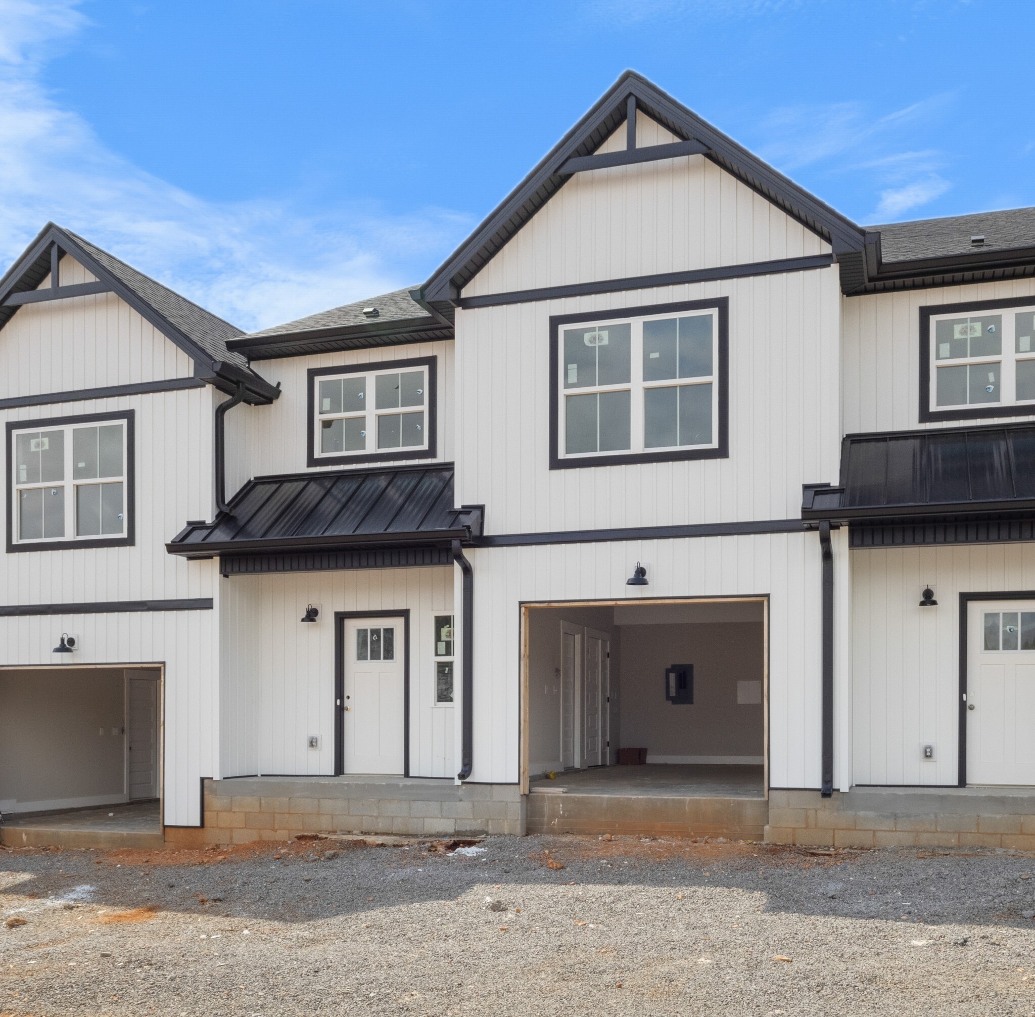 Property Photo: 166 Sango Dr Bldg 5 47 TN 37043