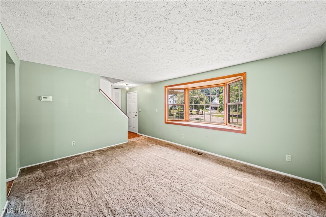 Property Photo: 7735 Cheshire Court OH 44060