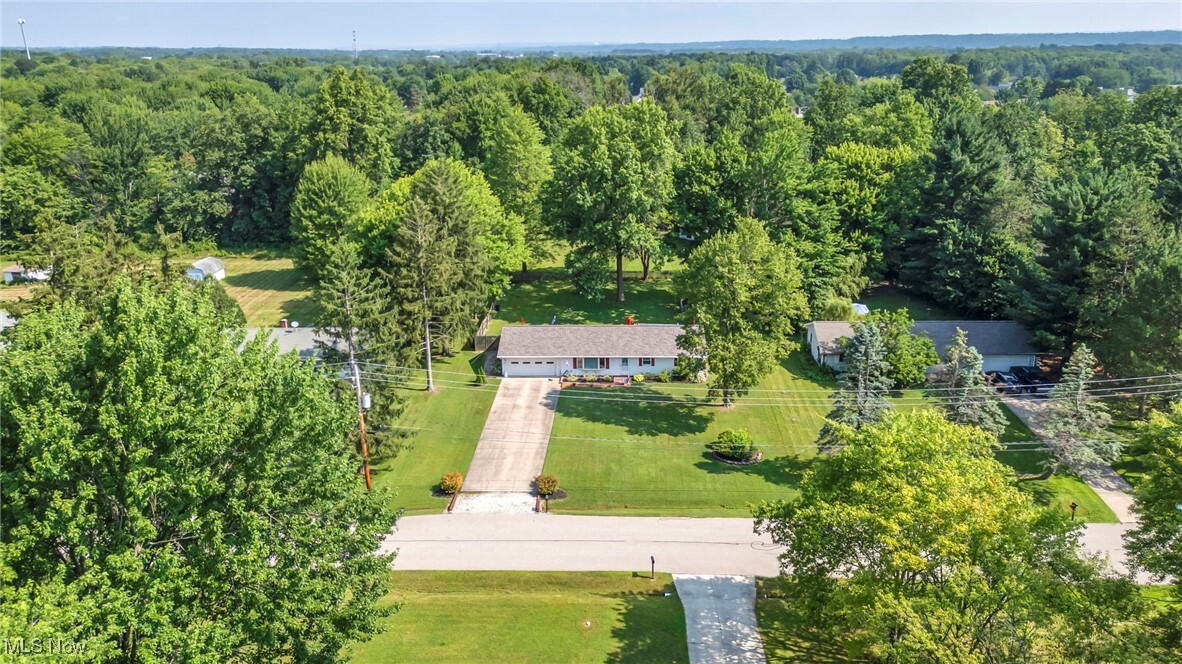Property Photo: 2061 Garden Lane OH 44236