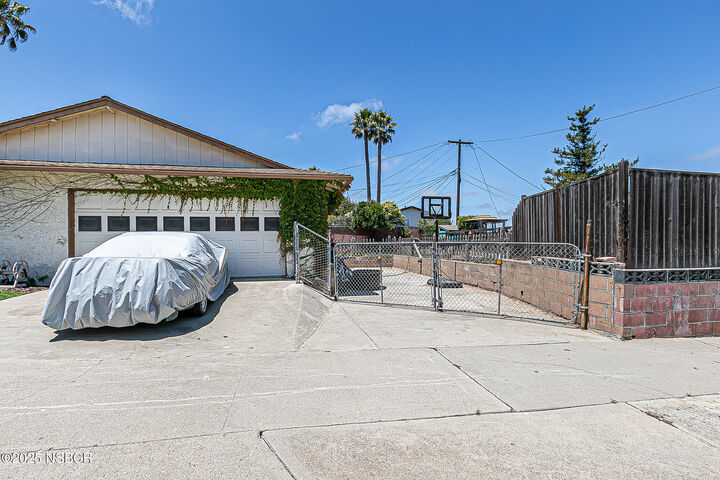 Property Photo: 271 Ross Lane CA 93455